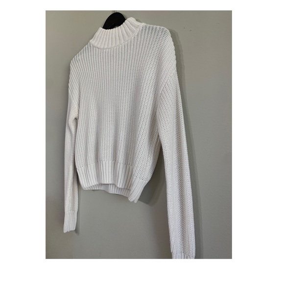 Cable knit Sweater Size Small - Picture 6 of 6